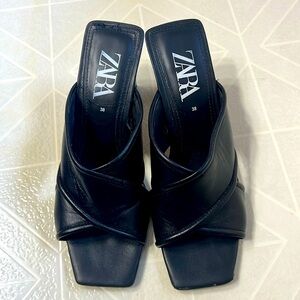 Zara Soft Black leather Square Toe Heels size 7.5 (38)